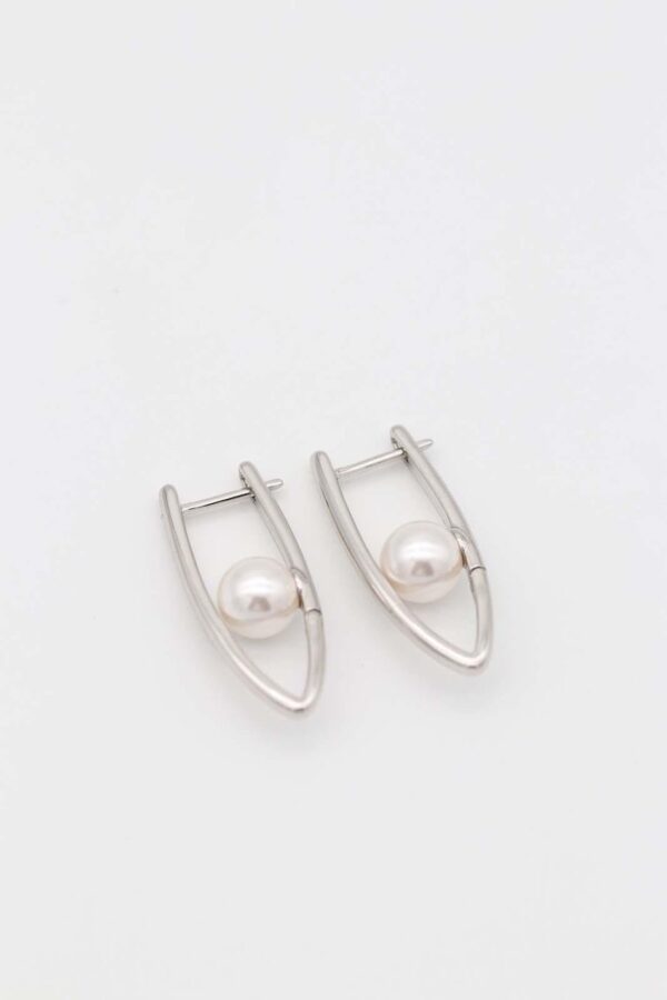 Minimalist silver pearl dangle earrings