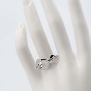 Silver linked heart ring with crystal accents