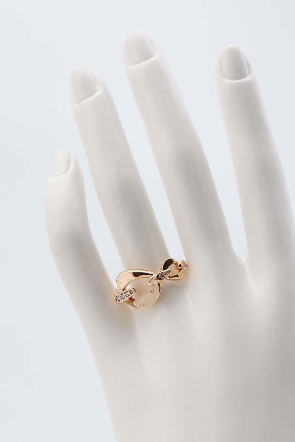 Gold linked heart ring with cubic zirconia