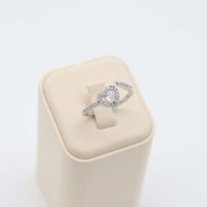 Classic heart halo ring in silver