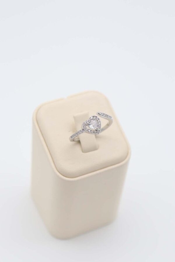 Classic heart halo ring in silver