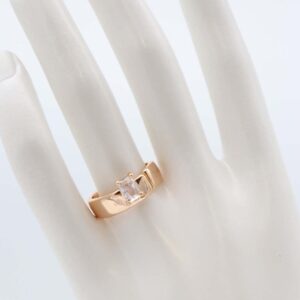 Princess cut gold band ring with a square gemstone
